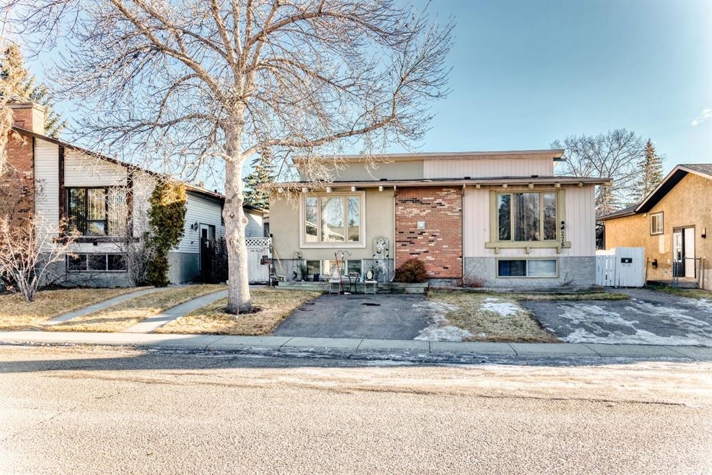 274 Templeview Way Ne, Calgary, AB - Outdoor With Facade