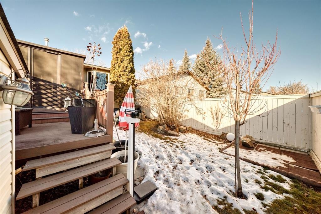 274 Templeview Way Ne, Calgary, AB - Outdoor