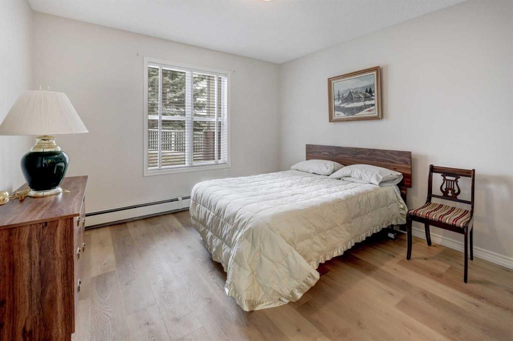 101-6800 Hunterview Drive Nw, Calgary, AB - Indoor Photo Showing Bedroom