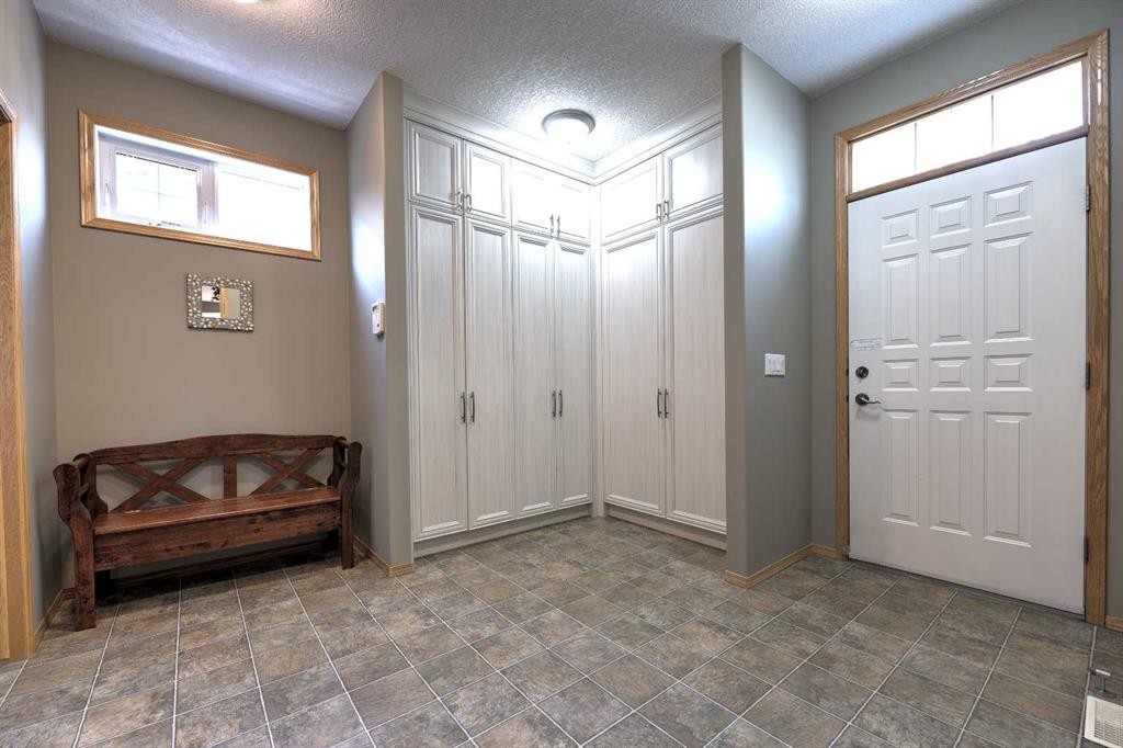 15 Rosery Drive Nw, Calgary, AB - Indoor Photo Showing Other Room