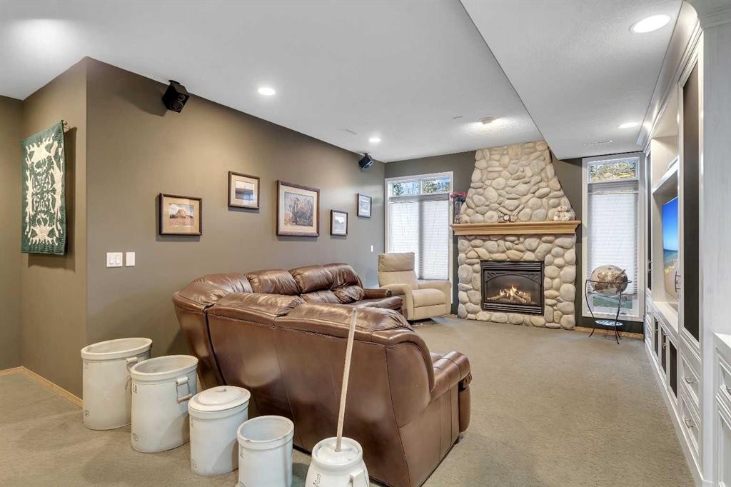 15 Rosery Drive Nw, Calgary, AB - Indoor With Fireplace