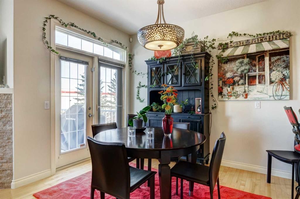 55 Tucker Circle, Okotoks, AB - Indoor Photo Showing Dining Room