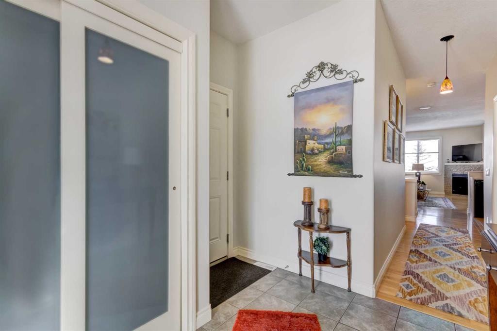 55 Tucker Circle, Okotoks, AB - Indoor Photo Showing Other Room