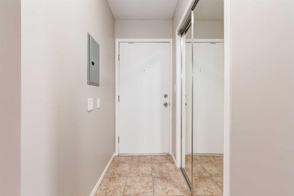 1014-1111 6 Avenue Sw, Calgary, AB - Indoor Photo Showing Other Room