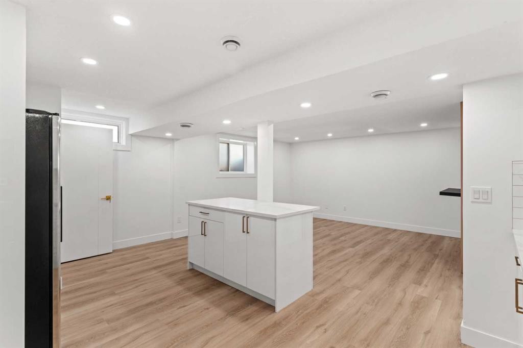 304 Huntbourne Hill Ne, Calgary, AB - Indoor