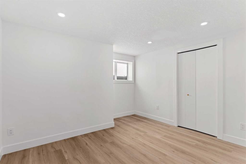 304 Huntbourne Hill Ne, Calgary, AB - Indoor Photo Showing Other Room