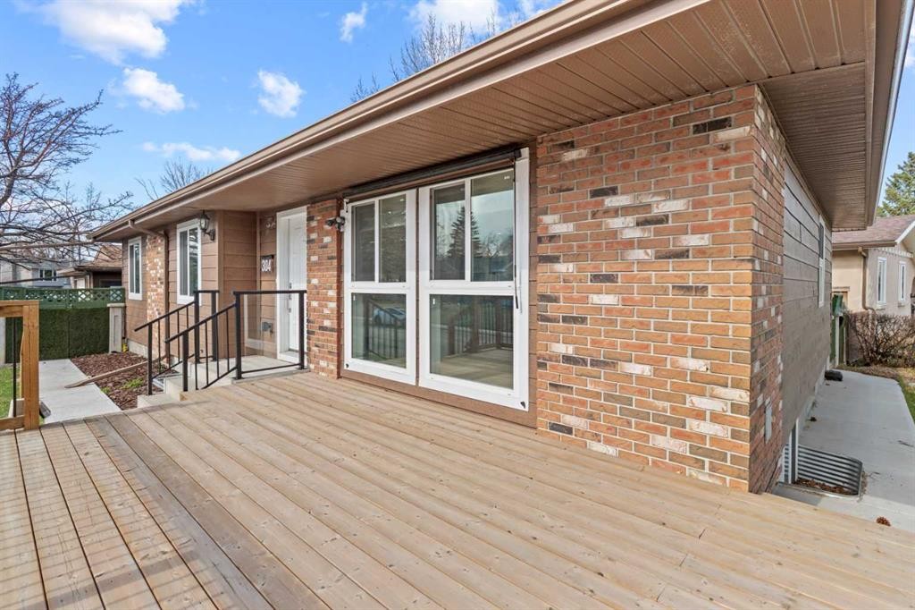 304 Huntbourne Hill Ne, Calgary, AB - Outdoor With Deck Patio Veranda With Exterior