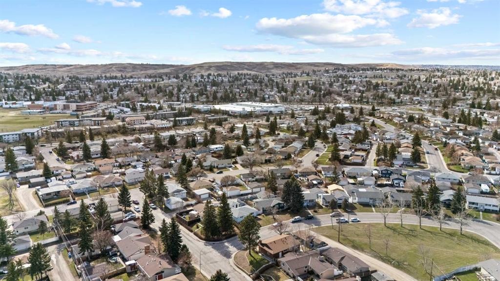 304 Huntbourne Hill Ne, Calgary, AB - Outdoor With View