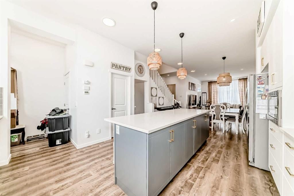 355 Masters Row Se, Calgary, AB - Indoor Photo Showing Other Room