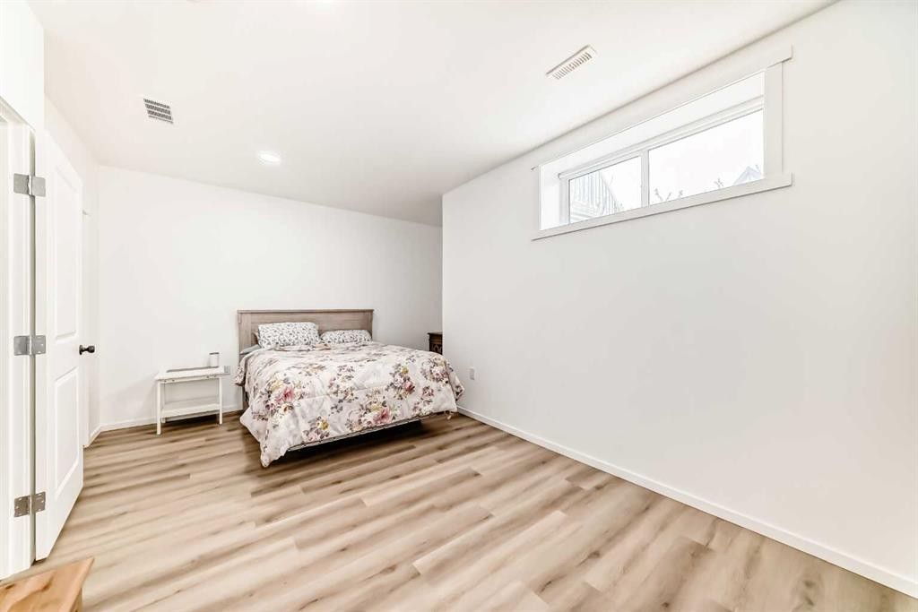 355 Masters Row Se, Calgary, AB - Indoor Photo Showing Other Room