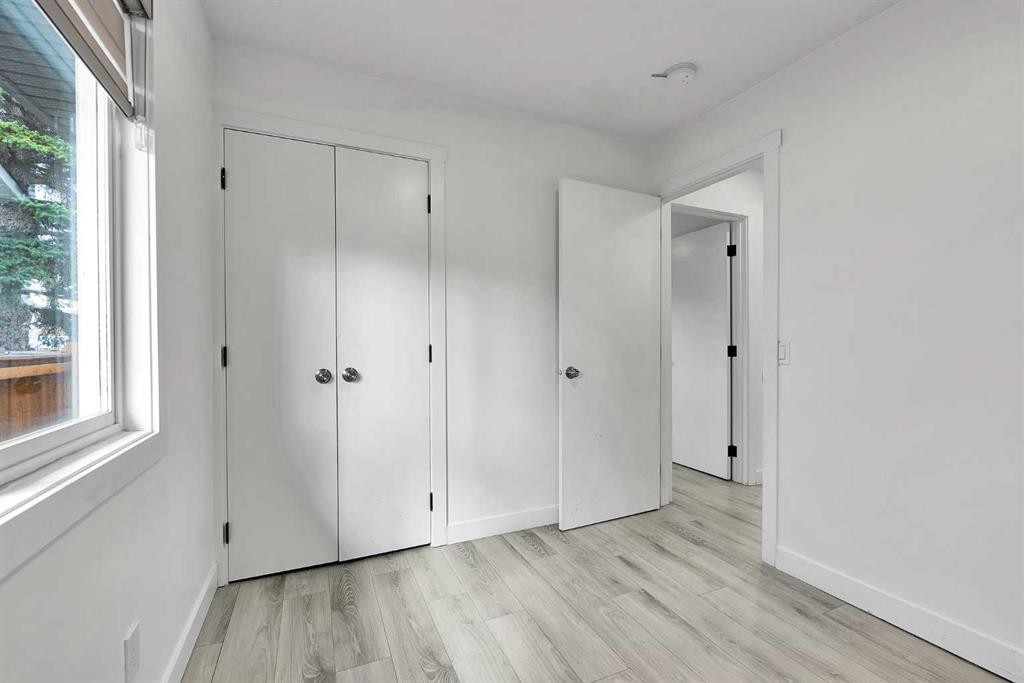 611 Penbrooke Road Se, Calgary, AB - Indoor Photo Showing Other Room