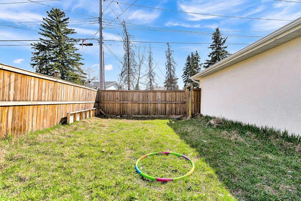 611 Penbrooke Road Se, Calgary, AB - Outdoor