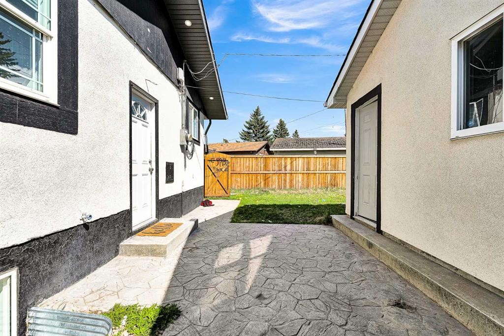 611 Penbrooke Road Se, Calgary, AB - Outdoor With Exterior