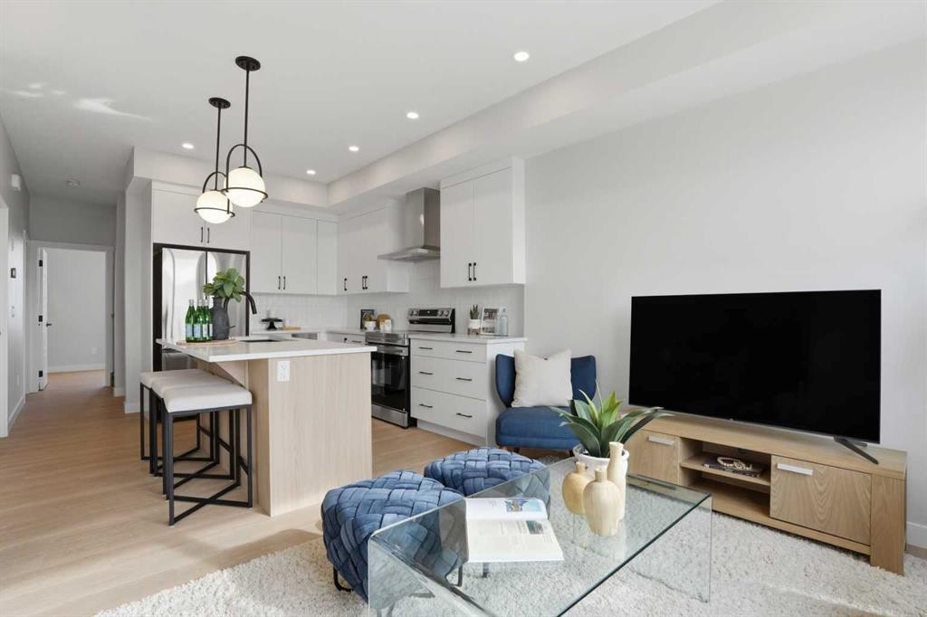 21 Wild Rose Way Se, Calgary, AB - Indoor