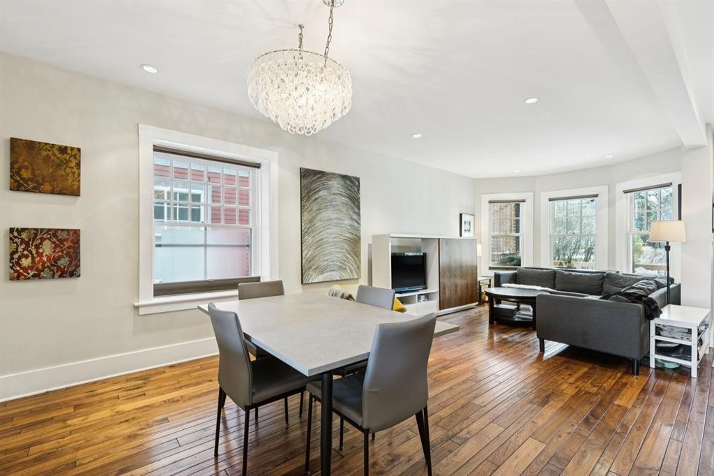 612 23 Avenue Sw, Calgary, AB - Indoor