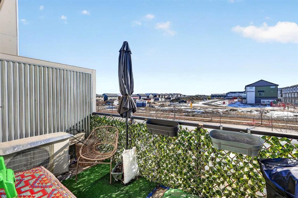 203-445 Redstone Walk Ne, Calgary, AB - Outdoor