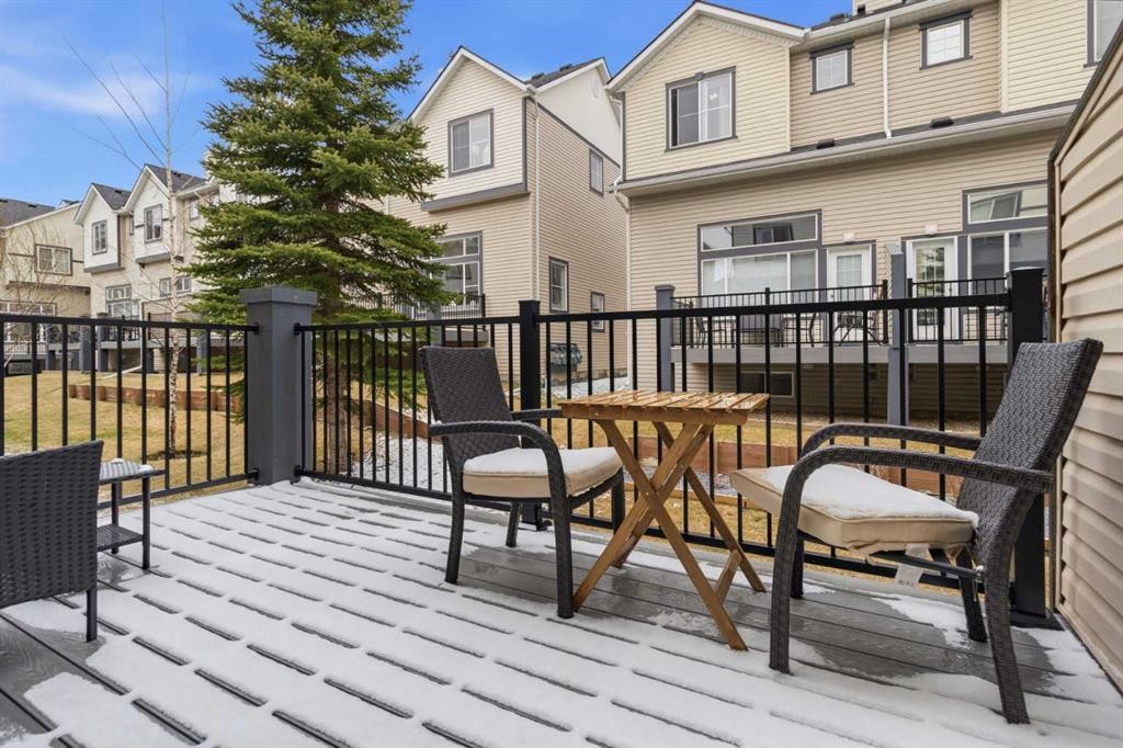 166 Everhollow Heights Sw, Calgary, AB - Outdoor With Deck Patio Veranda With Exterior