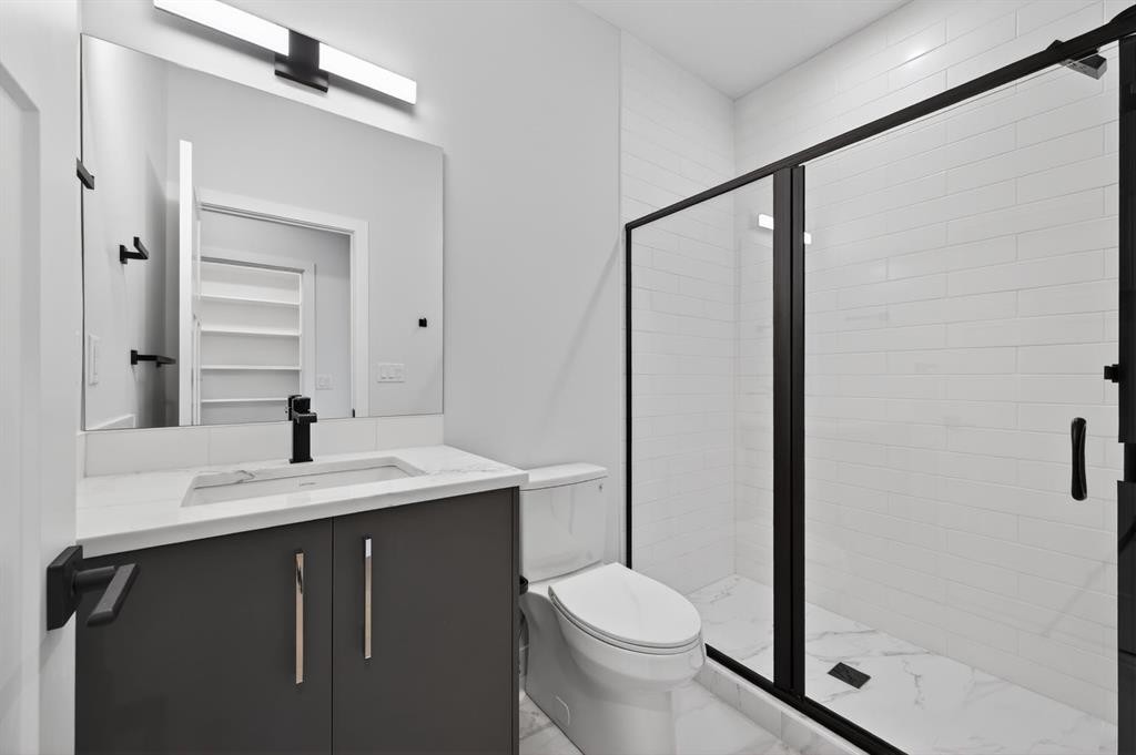 709 Dawson Common, Chestermere, AB - Indoor Photo Showing Bathroom