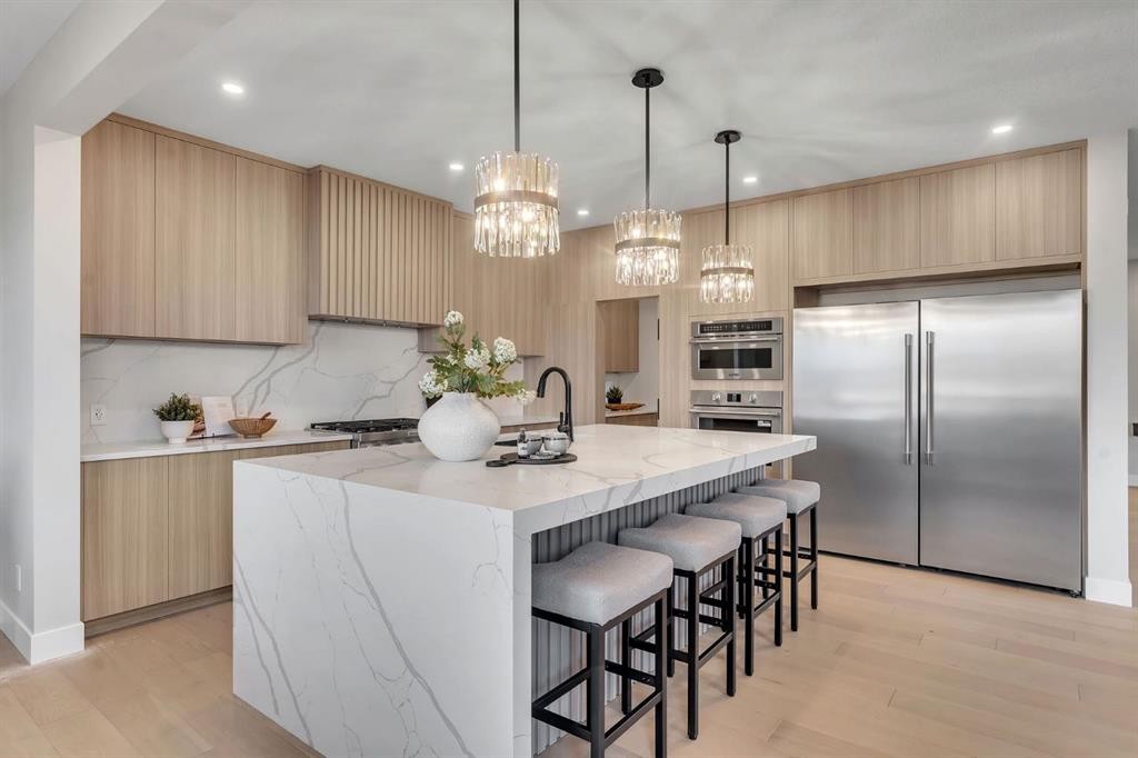 28 Spring Creek Point Sw, Calgary, AB - Indoor Photo Showing Kitchen With Upgraded Kitchen