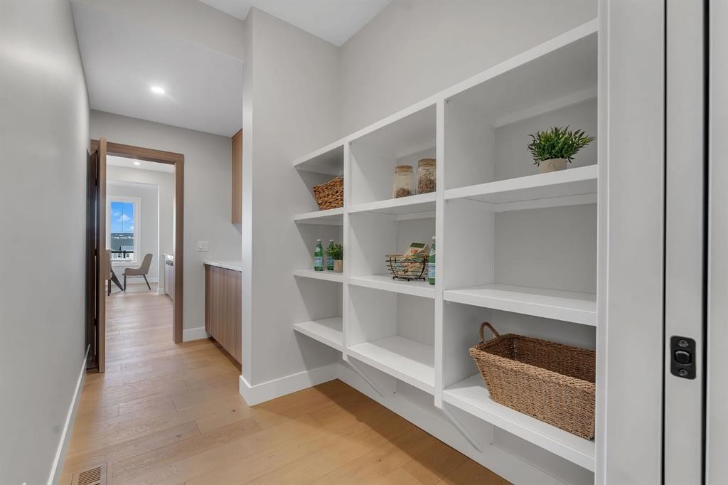 28 Spring Creek Point Sw, Calgary, AB - Indoor