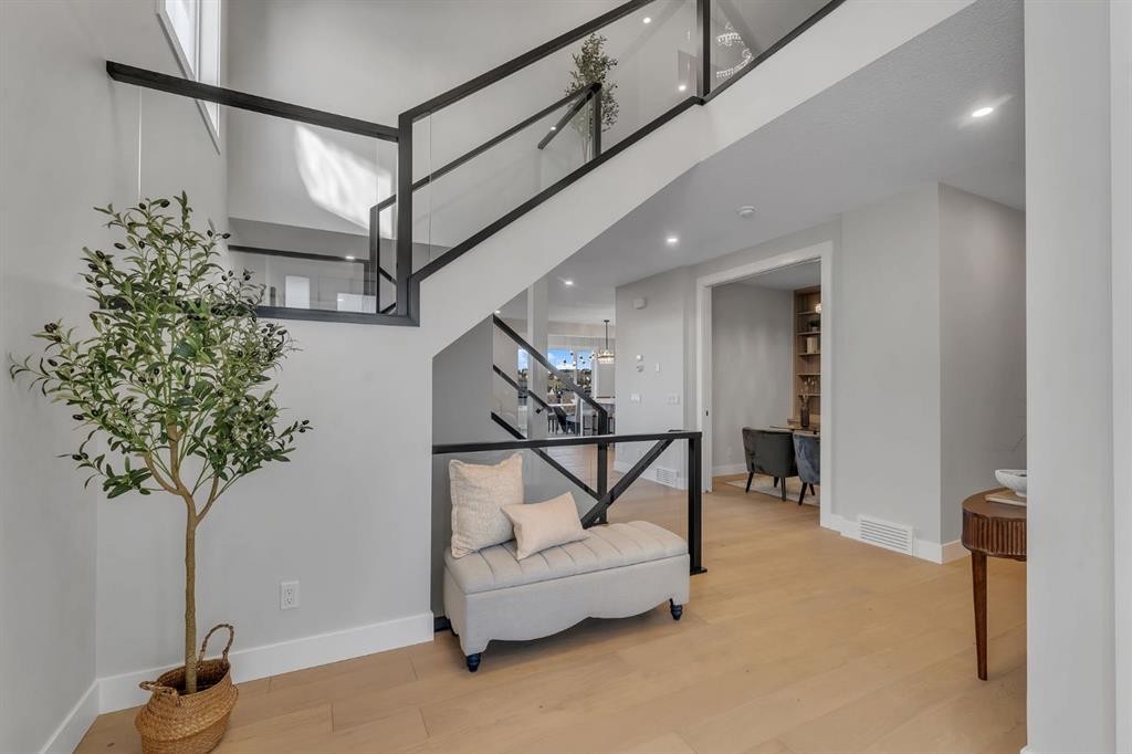 28 Spring Creek Point Sw, Calgary, AB - Indoor Photo Showing Other Room