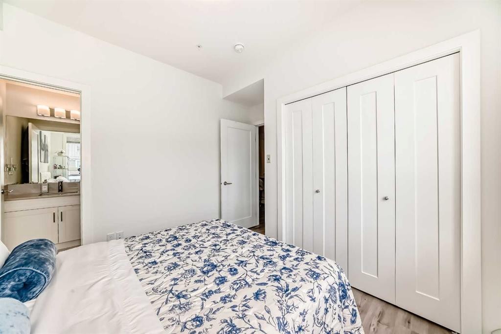 311-40 Walgrove Se, Calgary, AB - Indoor Photo Showing Bedroom