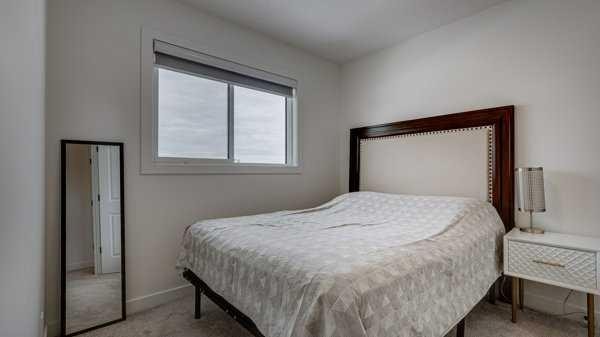 B-10 Evergreen Way, Red Deer, AB - Indoor Photo Showing Bedroom