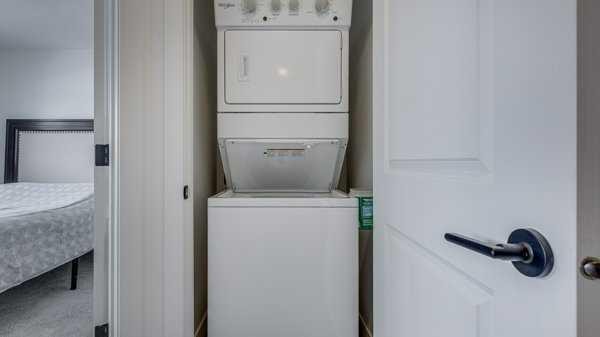 B-10 Evergreen Way, Red Deer, AB - Indoor Photo Showing Laundry Room