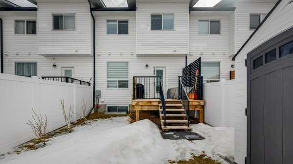 B-10 Evergreen Way, Red Deer, AB - Outdoor