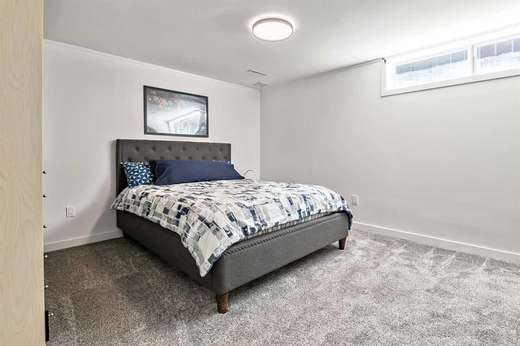 11835 Elbow Drive Sw, Calgary, AB - Indoor Photo Showing Bedroom