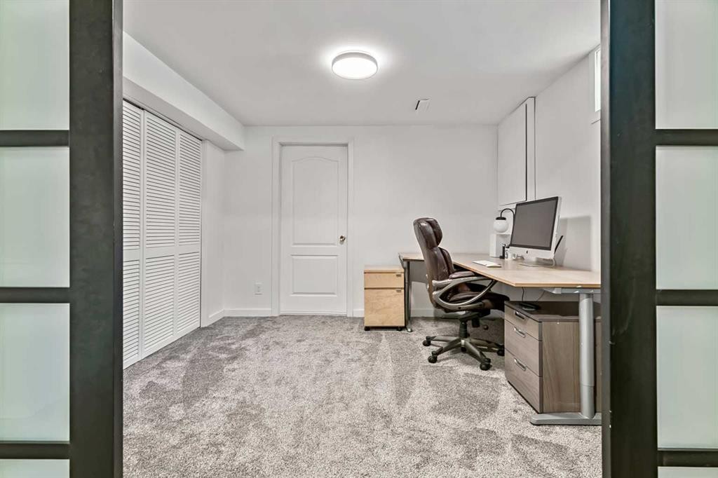 11835 Elbow Drive Sw, Calgary, AB - Indoor Photo Showing Office