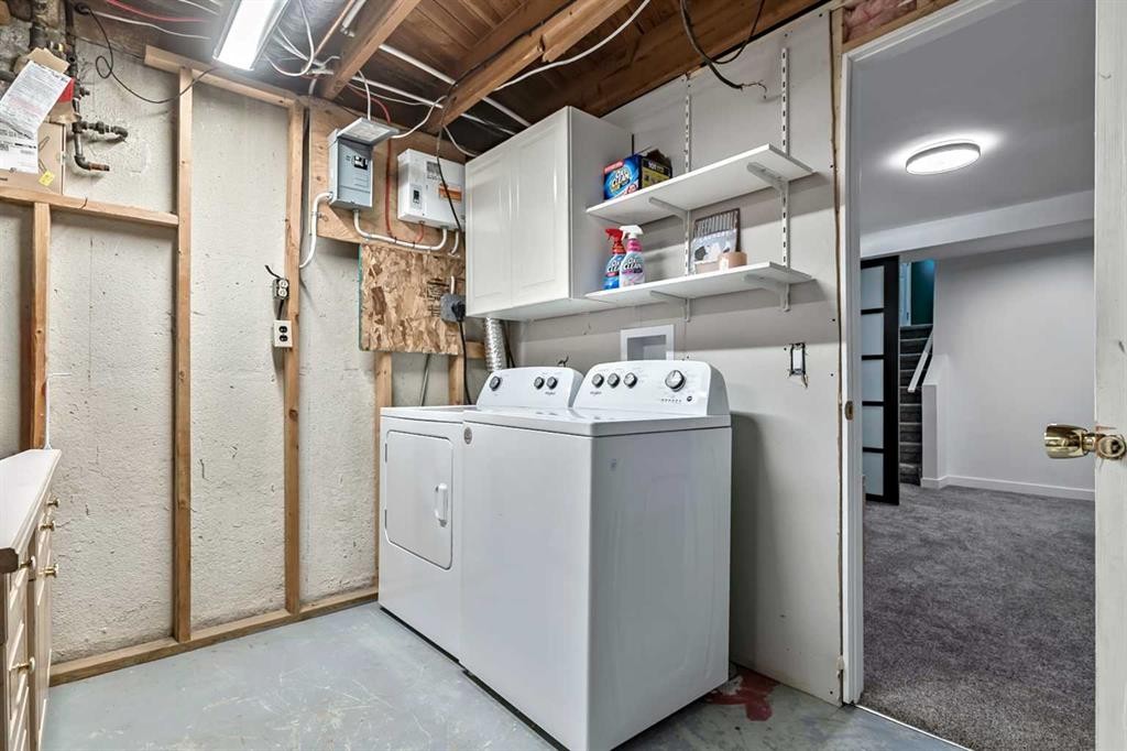 11835 Elbow Drive Sw, Calgary, AB - Indoor Photo Showing Laundry Room