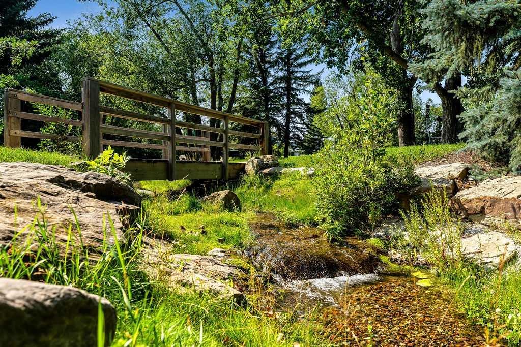 11835 Elbow Drive Sw, Calgary, AB - Outdoor