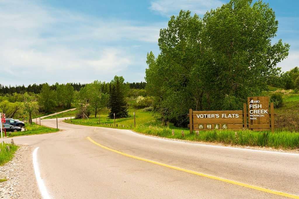 11835 Elbow Drive Sw, Calgary, AB - Outdoor With View