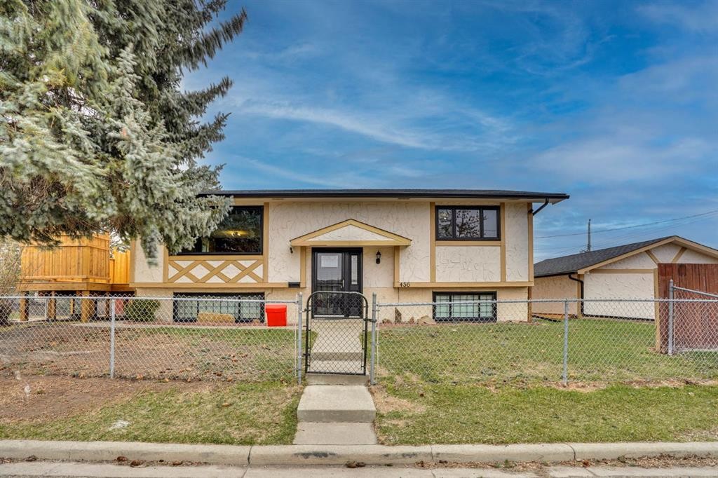 436 Huntley Way Ne, Calgary, AB - Outdoor