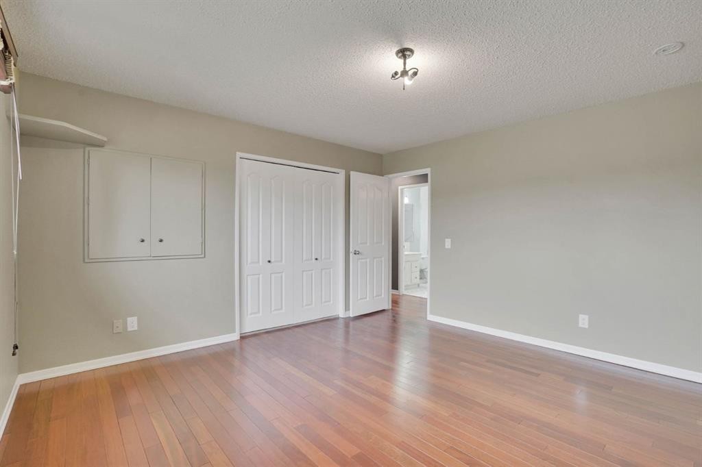 436 Huntley Way Ne, Calgary, AB - Indoor Photo Showing Other Room