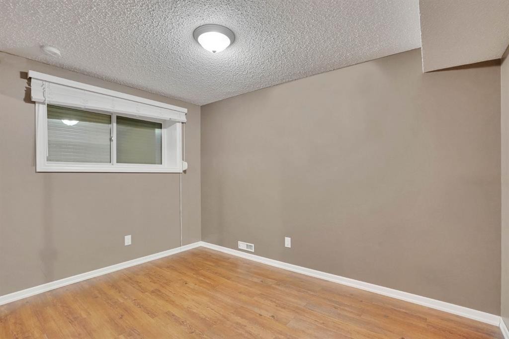 436 Huntley Way Ne, Calgary, AB - Indoor Photo Showing Other Room