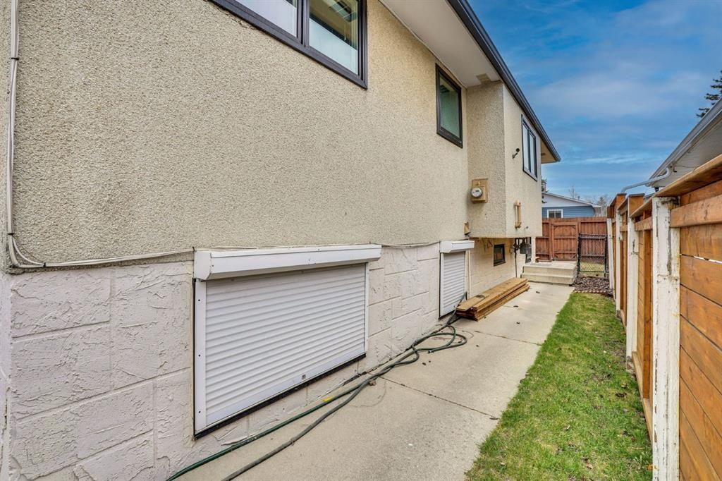 436 Huntley Way Ne, Calgary, AB - Outdoor With Exterior