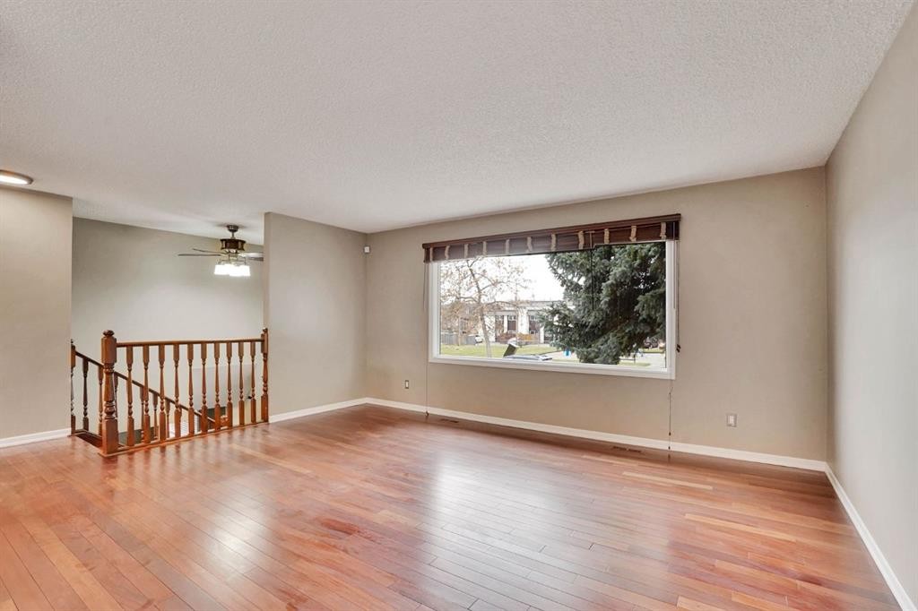 436 Huntley Way Ne, Calgary, AB - Indoor
