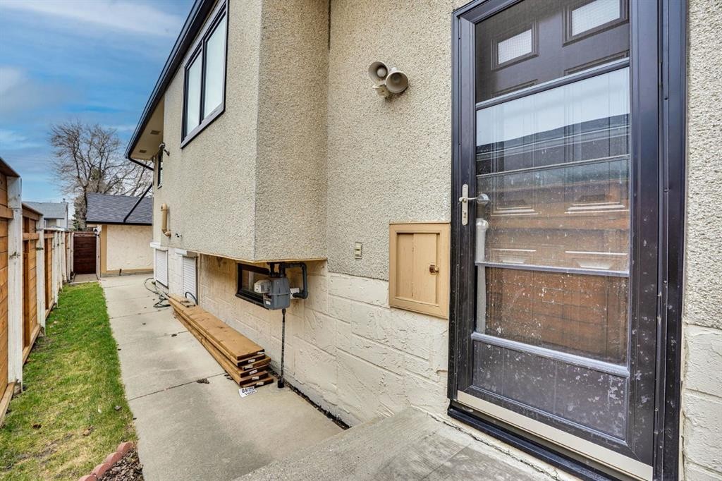 436 Huntley Way Ne, Calgary, AB - Outdoor With Exterior