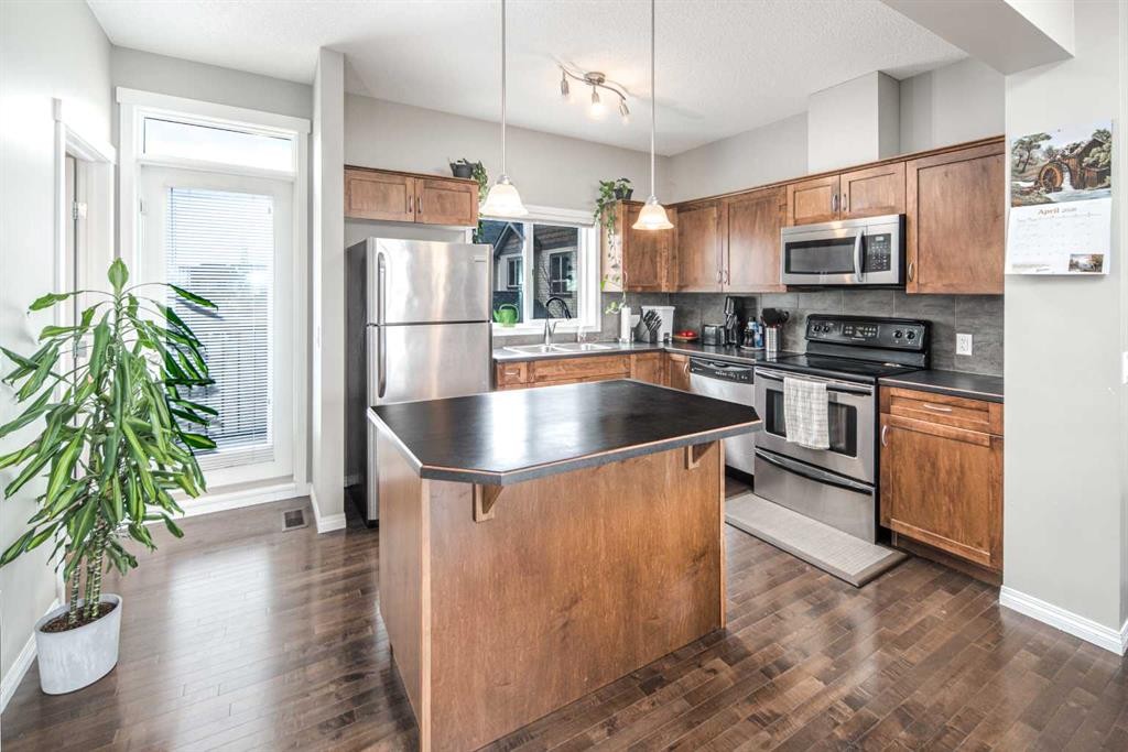 159 Kincora Heath Nw, Calgary, AB - Indoor Photo Showing Kitchen With Double Sink