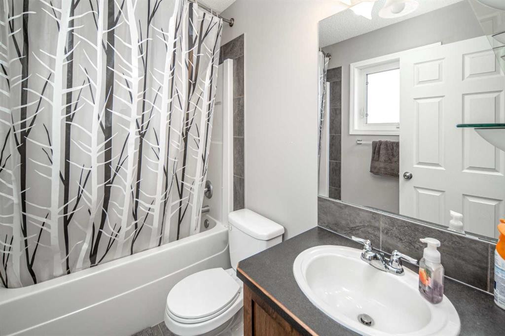 159 Kincora Heath Nw, Calgary, AB - Indoor Photo Showing Bathroom