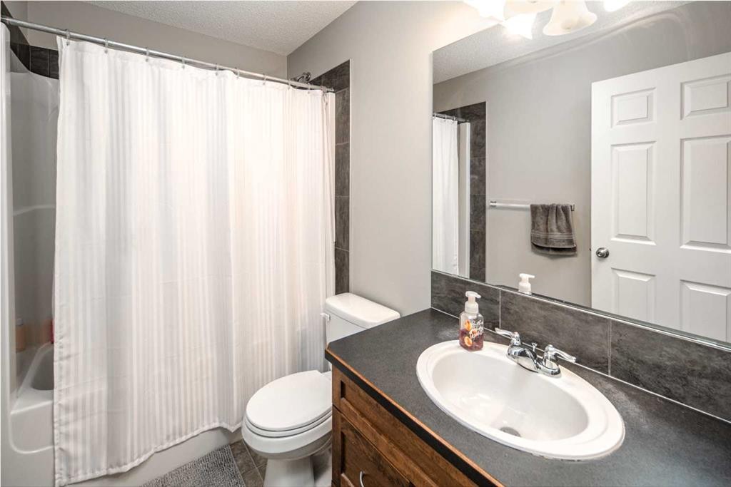 159 Kincora Heath Nw, Calgary, AB - Indoor Photo Showing Bathroom