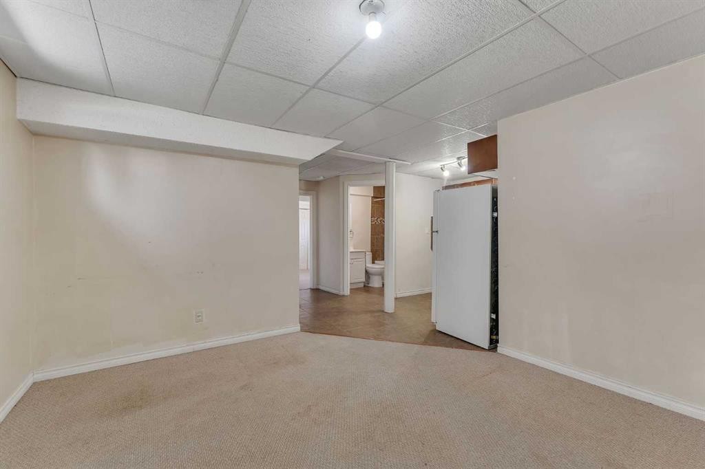 92 Taradale Drive Ne, Calgary, AB - Indoor Photo Showing Other Room