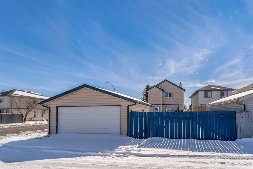 92 Taradale Drive Ne, Calgary, AB - Outdoor With Exterior