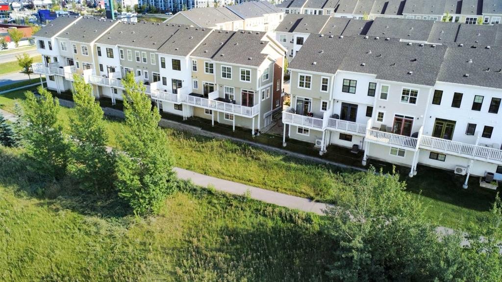 503 Nolanfield Villas Nw, Calgary, AB - Outdoor