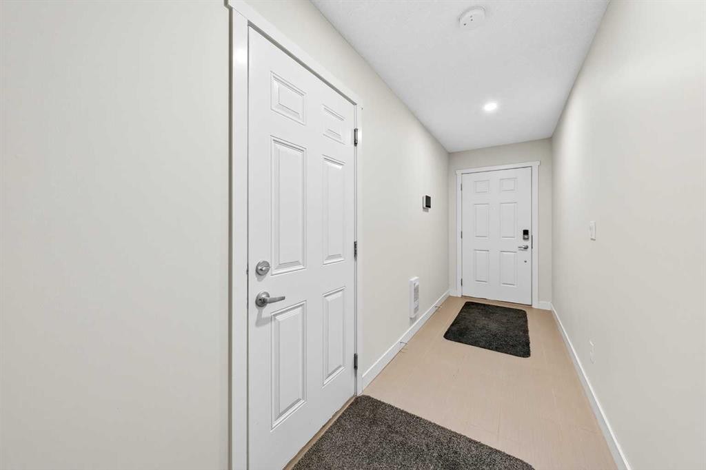 503 Nolanfield Villas Nw, Calgary, AB - Indoor Photo Showing Other Room