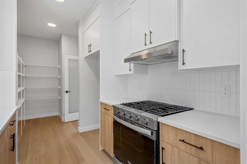 83 Dawson Wharf Mount, Chestermere, AB - Indoor Photo Showing Kitchen