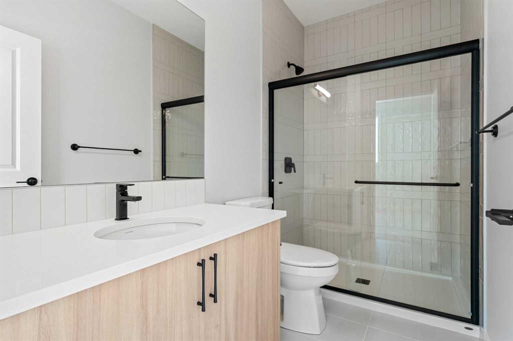 83 Dawson Wharf Mount, Chestermere, AB - Indoor Photo Showing Bathroom