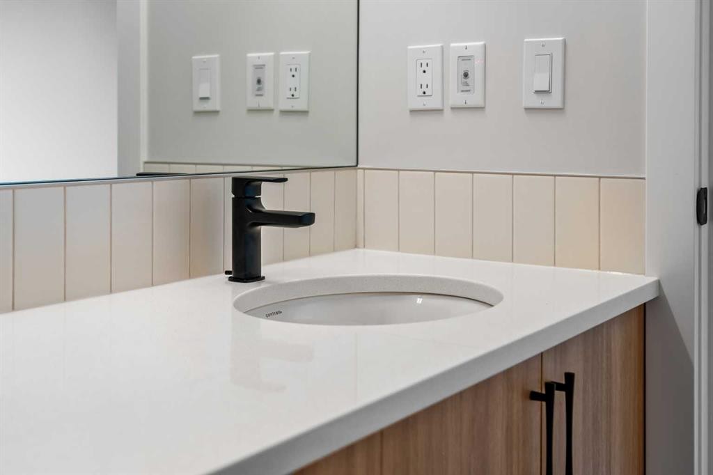 83 Dawson Wharf Mount, Chestermere, AB - Indoor Photo Showing Bathroom